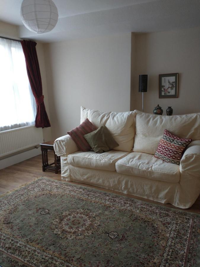 Spacious 2-Bed Apartment In Ruthin Exteriör bild