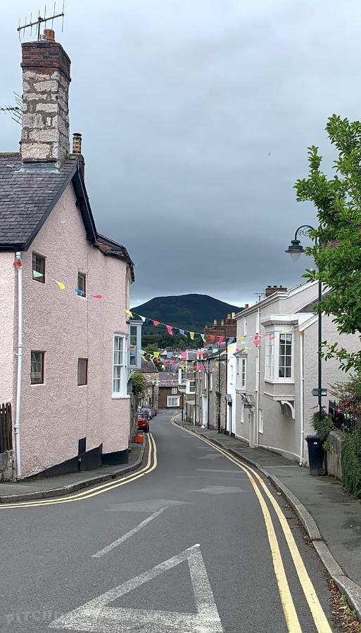 Spacious 2-Bed Apartment In Ruthin Exteriör bild